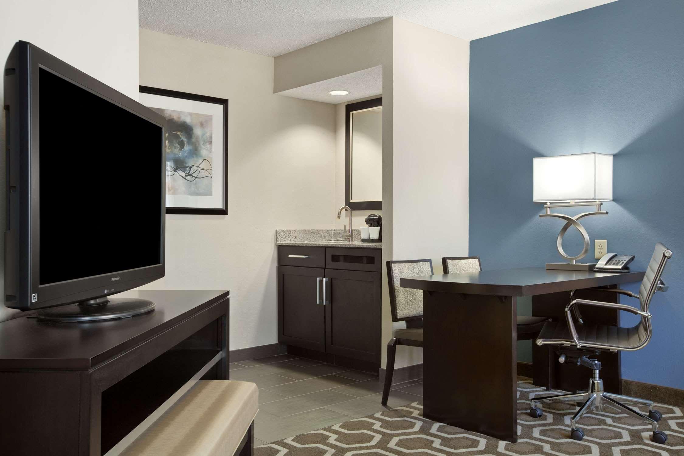 Embassy Suites By Hilton St Louis Airport Bridgeton Habitación foto